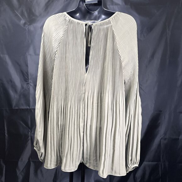 JUSTFAB Women Size M Olive Green Crew Neck Cold Shoulder Long Sleeve Blouse - Picture 7 of 14